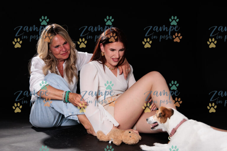 zampeinposa0048